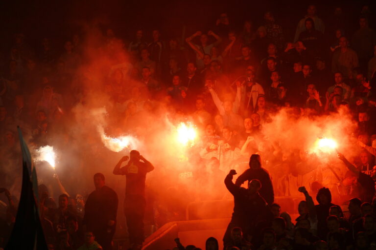 Pyro_Fußball-Mobile